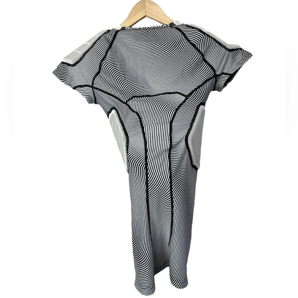 Nike • Pro Combat Padded Compression Shirt - Picture 3 of 11